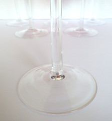 Cranberry Red Clear Stemmed Wine Glass Goblets 7″ High 12 oz. Capacity Set of 6