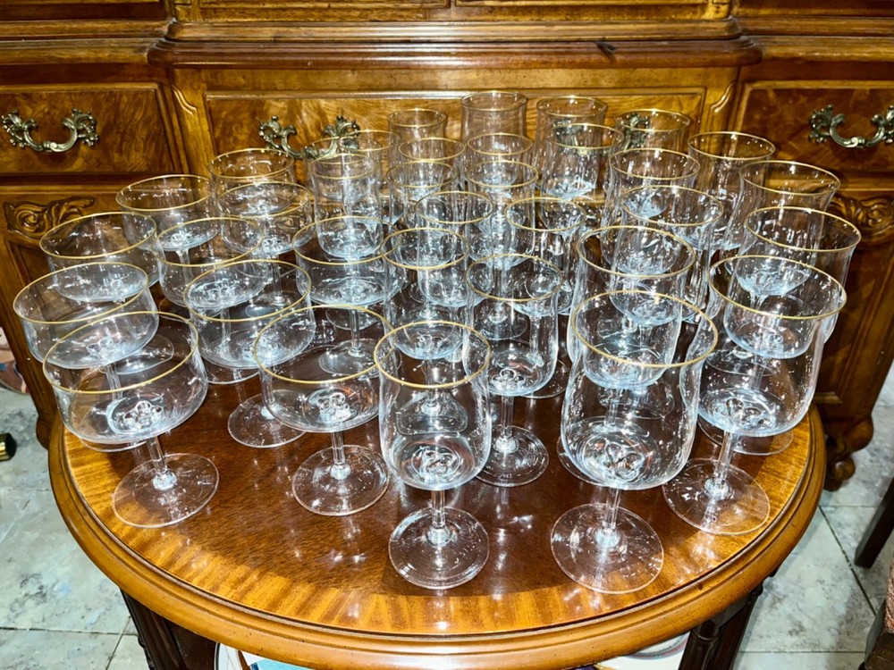 Set of 35 Lenox Crystal Glasses Intrigue Gold Trim 12 Wine 12 Water 11 Champaign