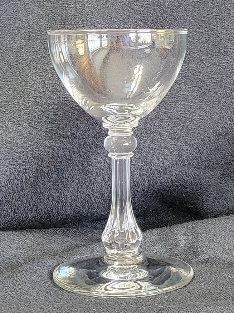 1 beautiful vintage champagne wine coupe glass. Multi sided stem.