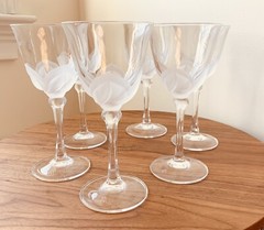 Stunning J.G Durand Crystal d’Arques Wine Glasses. Florence Patern , 1970.
