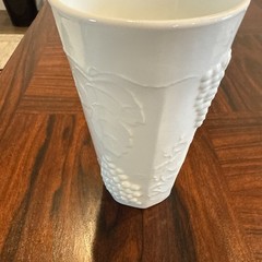 Vtg White Milk Glass Raised Grape Vine Pattern Textured Drinking Glass