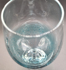 Urban Barn Cascadia Teal Bubble Balloon 2 EXTRA LARGE 650 mL Wine Glasses