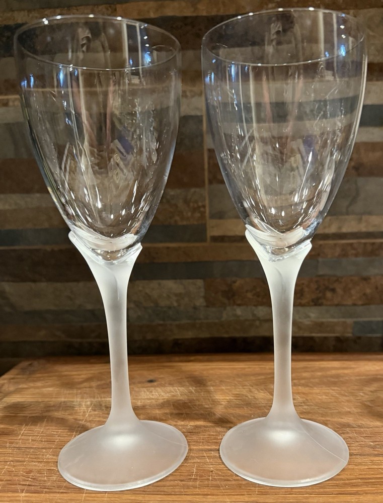 Mikasa ALEXANDRA FROSTED STEM WINE GLASS 8.5” TALL EUC Set Of 2