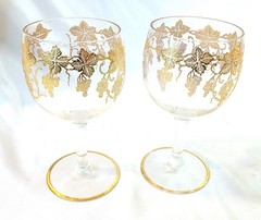 Vtg 1 Pair Gold Etched Grapes & Leaves Vines 5.5″ Wine Goblet Unmarked Stemware