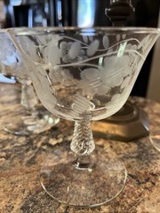 Vintage Floral Etched 4.5″ Champagne Glasses – Set of 4 Elegant Drinkware