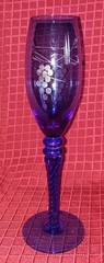 Vtg Cobalt Blue Purple Shifting Wine Glass 9.5″ Goblet Etched Grape Spiral Stem