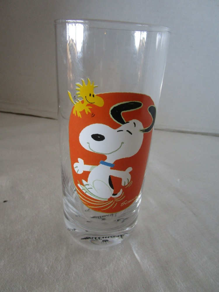 Collectible Hallmark Peanuts® Shultz Snoopy Tall Drinking Glass 12 Oz.