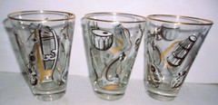8 Pre Owned Vintage Libbey Rocks Glasses Musical instruments w Gold Rim