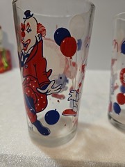 2 Vintage Big Top Parade Glass Circus Clowns Red White and Blue – 5 1/4″ High