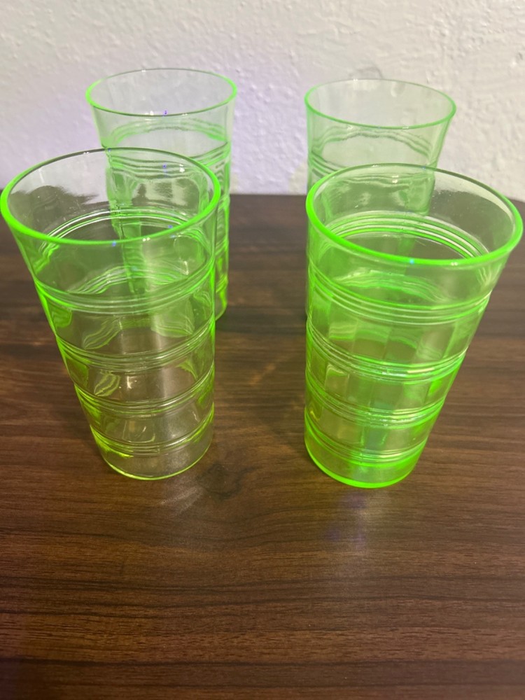 Vtg 1930s Anchor Hocking Uranium 5″ drinking glasses Banded Ring set of 4