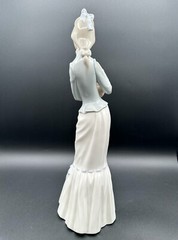 Stunning 15»Tall LLADRÓ «A Walk with the Dog» Woman Figurine #4893 Glazed, MINT