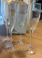 LUMINARC Signature Champagne Flutes S/4 6 oz. glasses Original Box Beautiful
