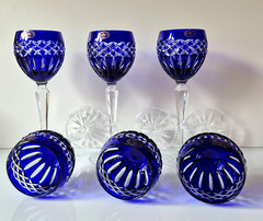 SIX AJKA CADESSIA COBALT BLUE CASED LEAD CRYSTAL WINE GLASSES, 8,5″, MARKED