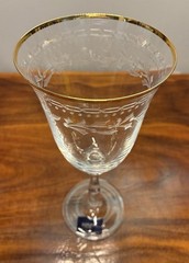 Mikasa HOLIDAY TRADITIONS Wine Glasses Gold Rimmed Etched Christmas Holly Design