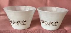 Set of 2 Vintage Dynaware Pyr-O-Rey Custard Cups Brown Daisy Flower