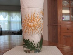 Vintage Boscul White Chrysanthemum Peanut Butter Glass – top name – 5 inches