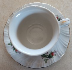 Lynn’s Fine China Victorian Rose Tea Cup And Saucer Set Rosebud Gold Edge