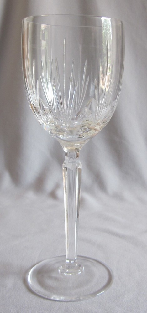 Water Wine Glass Goblet Vertical Fan Lines Cuts Unknown Maker UNK1891 8 1/4″