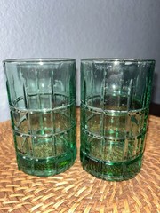 2 Vintage ANCHOR HOCKING Tartan Plaid Emerald green JUICE glasses tumblers 4″