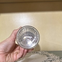 Ribbed Clear Glass Tumbler Cup w/ Silver-Tone Metal Lid, Round Shape