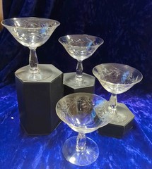 Set Of 4 Flowers And Leaves Etched Champagne Glasses Sherbet Style Vintage
