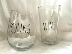 RAE DUNN WINE 4″ TALL BEER 6″ TALL GLASSES SET 2 «YOURS» «MINE» WEDDING SHOWER