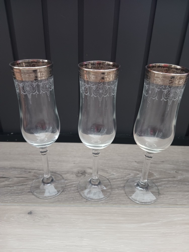 VTG Platinum Silver Rimmed Fluted & Etched Crystal Champagne Glass 8″ – Set 3