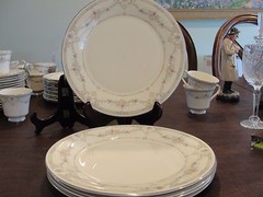 ROYAL DOULTON TAMARA 5 DINNER PLATES 10 1/2″
