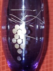 Vtg Cobalt Blue Purple Shifting Wine Glass 9.5″ Goblet Etched Grape Spiral Stem