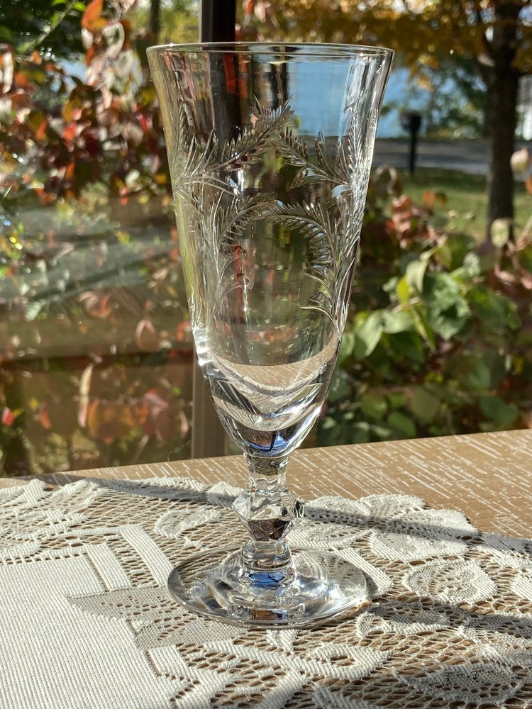 Cut Crystal Stem Clear Vines Leaves Water Stems 2.6″ Diameter 6.15″ Tall