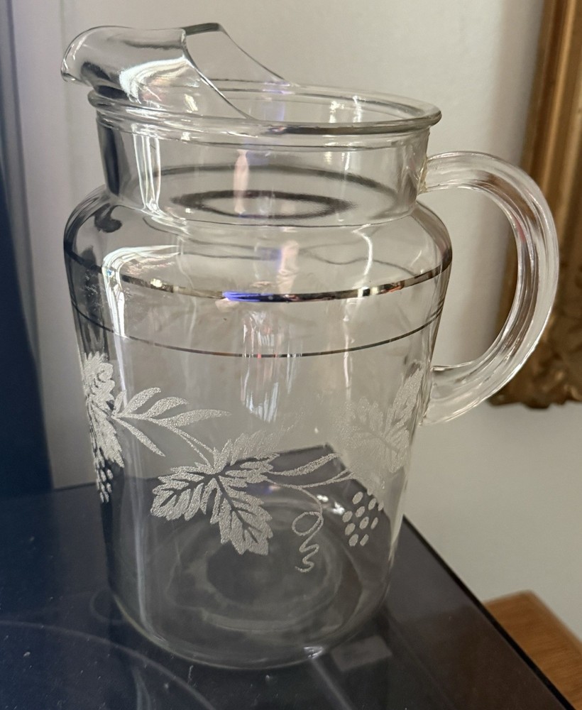 Vintage Bartlett Collins 64oz. Frosted Grapes & Silver Trim