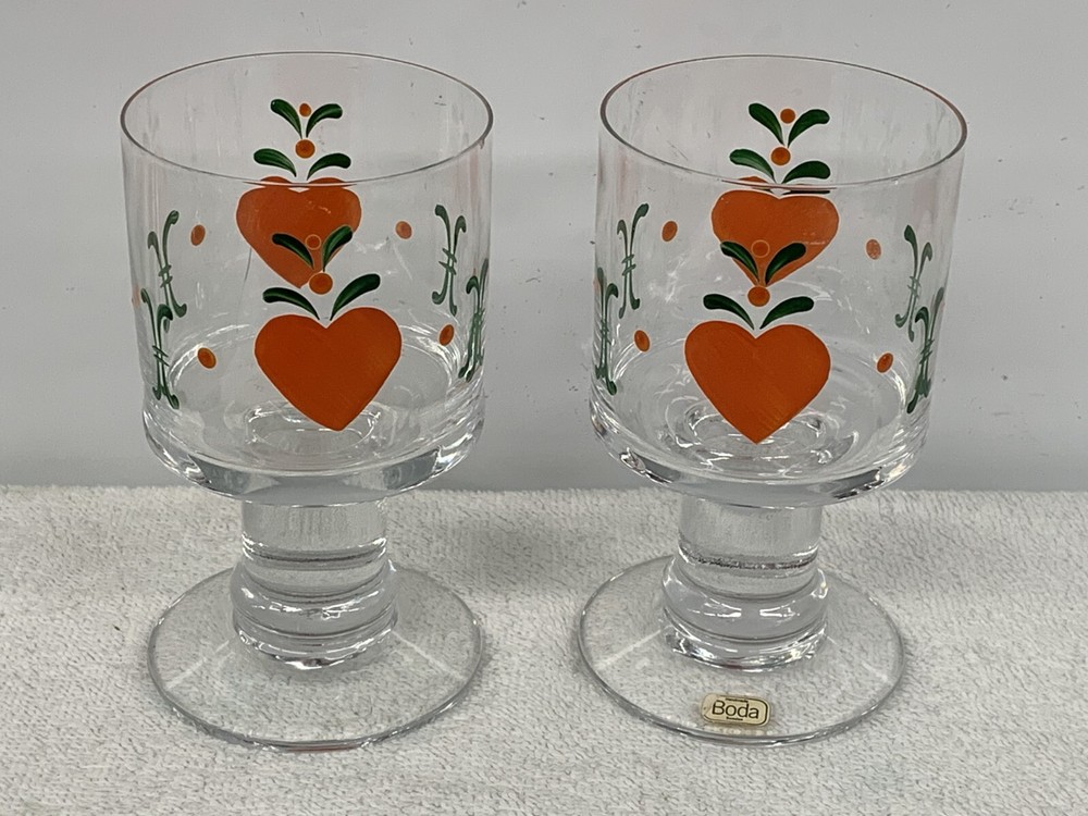 KOSTA BODA — BURNING HEARTS — WINE GOBLETS — 2