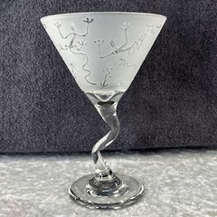 Signed Madeline Thorpe Etched Southwest Petroglyph Martini Glass Leaping Lizards