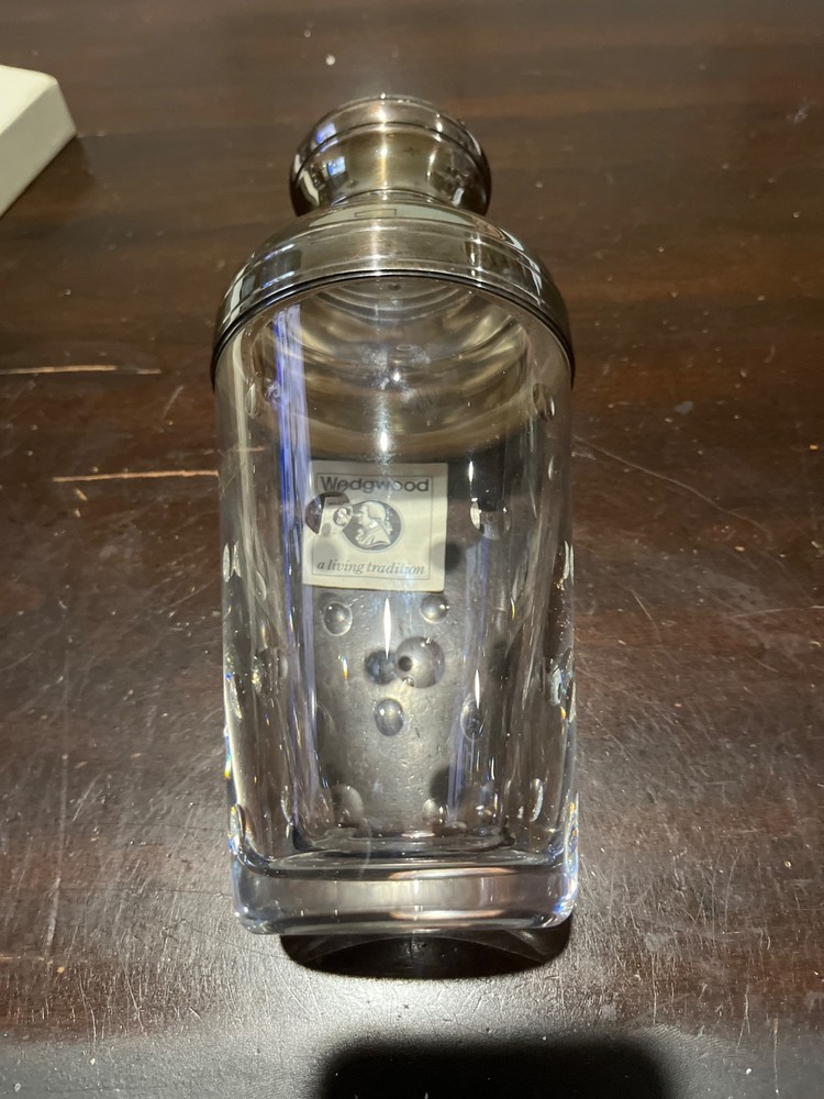 Vintage saint louis shaker silver plated measure 8in by 4ins