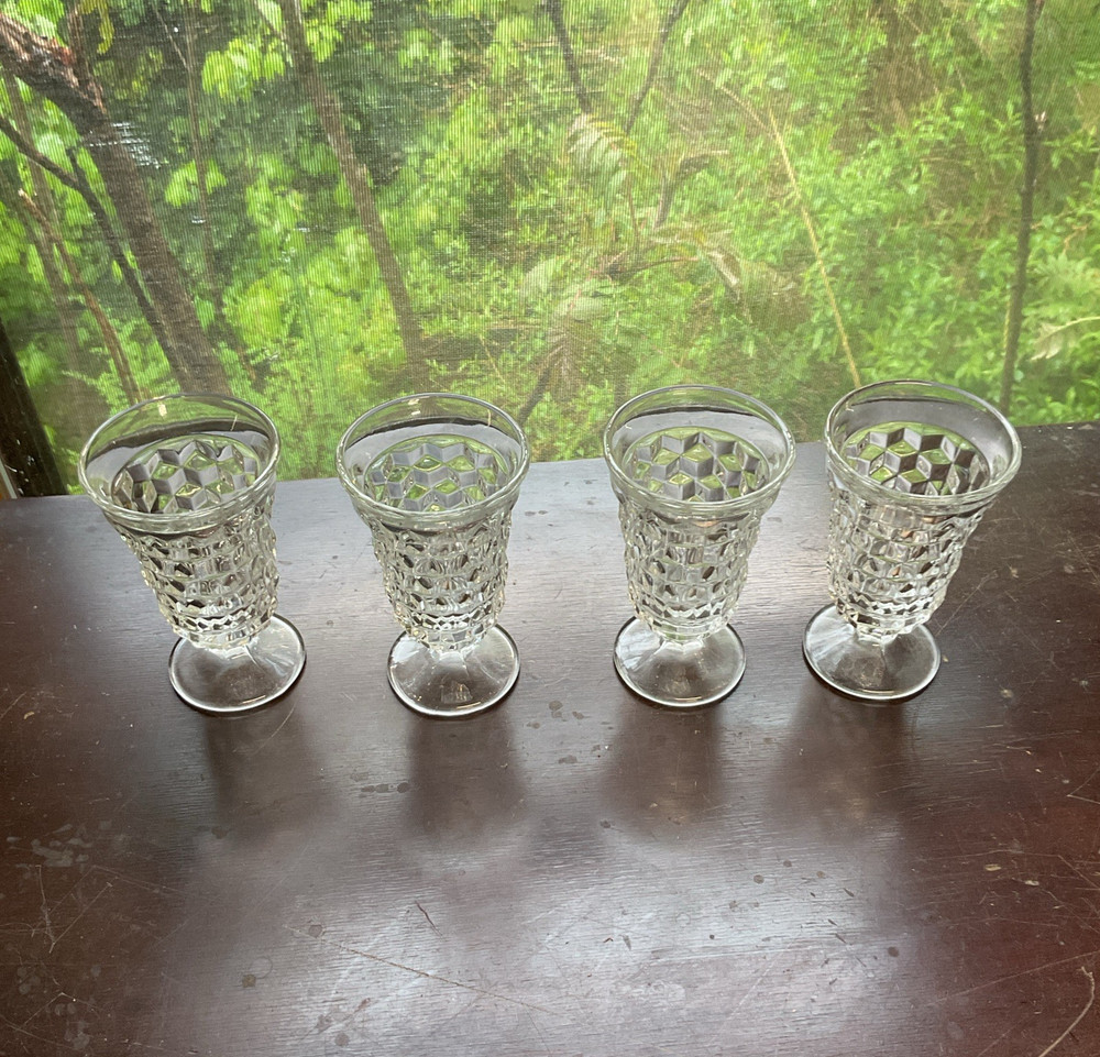 Clear Pressed Glass Goblets Four-Piece Set Round Shape Unisex Adults