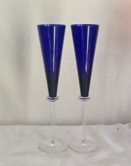 2 Signed GUY CORRIE UNION STREET ASTA Cobalt Blue Art Glass Champaign Flutes