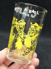 Vintage 1962 FLINTSONES YELLOW HANNA-BARBERA PRODUCTIONS INC 8oz JUICE GLASS