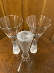 Z Gallerie Glass Textured Frosted Stem Water Wine Martini Cosmo Glass 8 3/4”