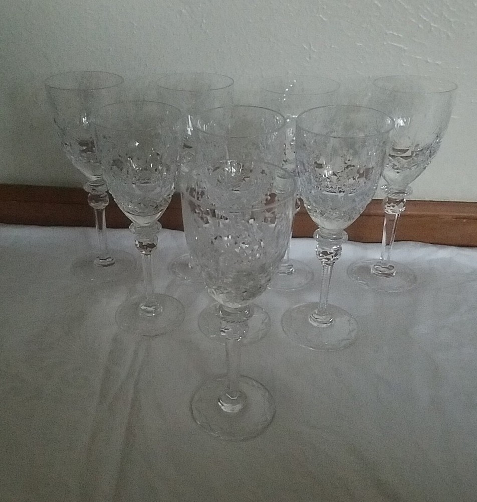 Set Of 8 Rogaska Gallia Wine Glass 7 3/4 ” X 2 3/4″ Patterned Base BEAUTIFUL