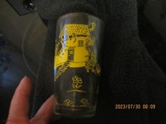 VTG «OLD WOMAN WHO LIVED IN A SHOE» YELLOW ON CLEAR NURSERY RHYME GLASS TUMBLER