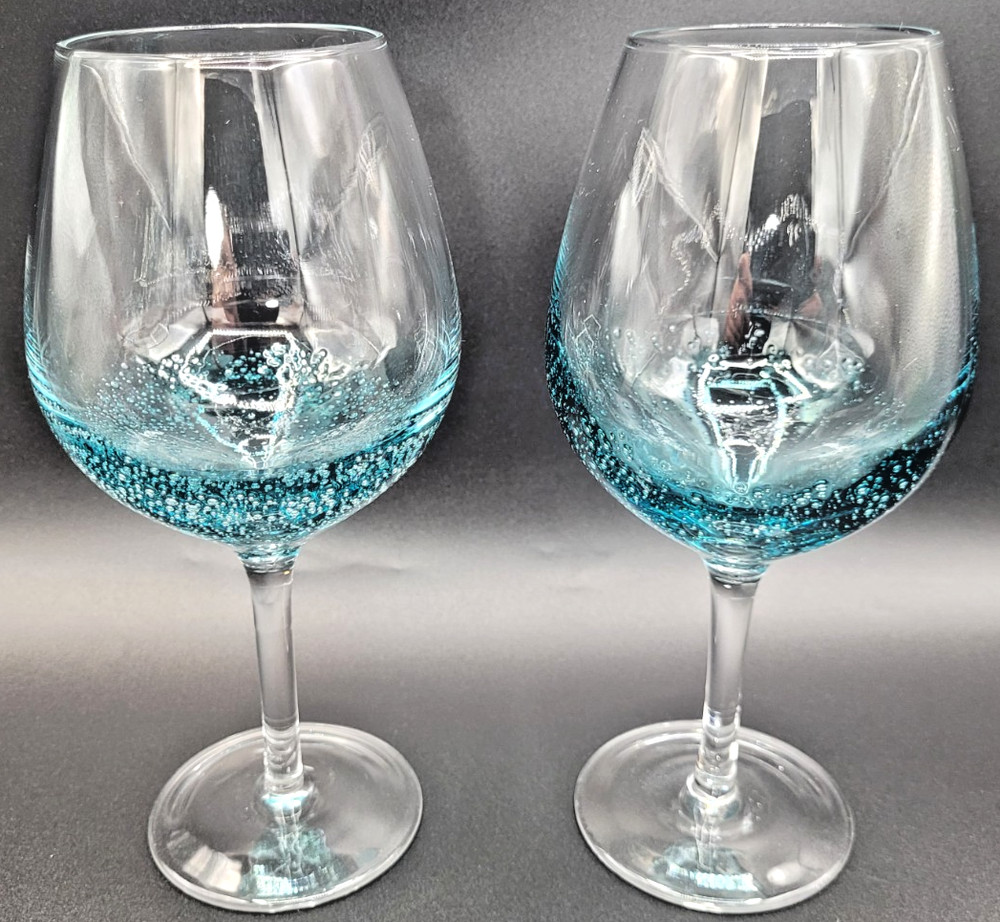 Urban Barn Cascadia Teal Bubble Balloon 2 EXTRA LARGE 650 mL Wine Glasses