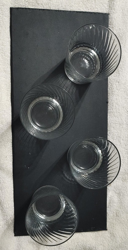 Set Of Four Libbey 8 Ounce Tumblers/Swirl Ribbed Clear Glass/Pre-owned