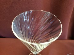 Set of (5) Sasaki Reflections Clear Wine Glasses – 8″ ta- 4 oz – Japan