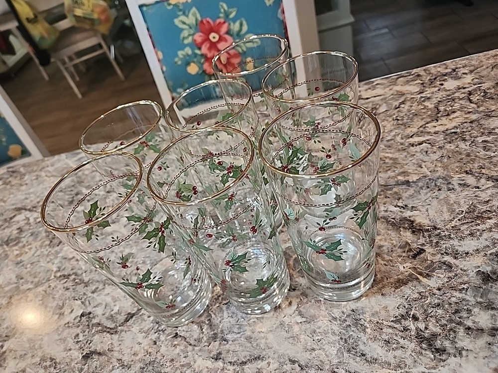 Vintage Set of 7 Libbey Christmas Holiday Holly Berry Tumbler Glasses Gold Rim