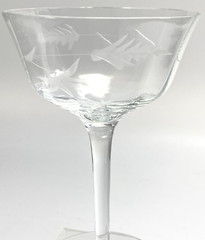 Pretty Crystal Etched Optical Wine Glasses 5 3/4″ with a 6oz Capacity