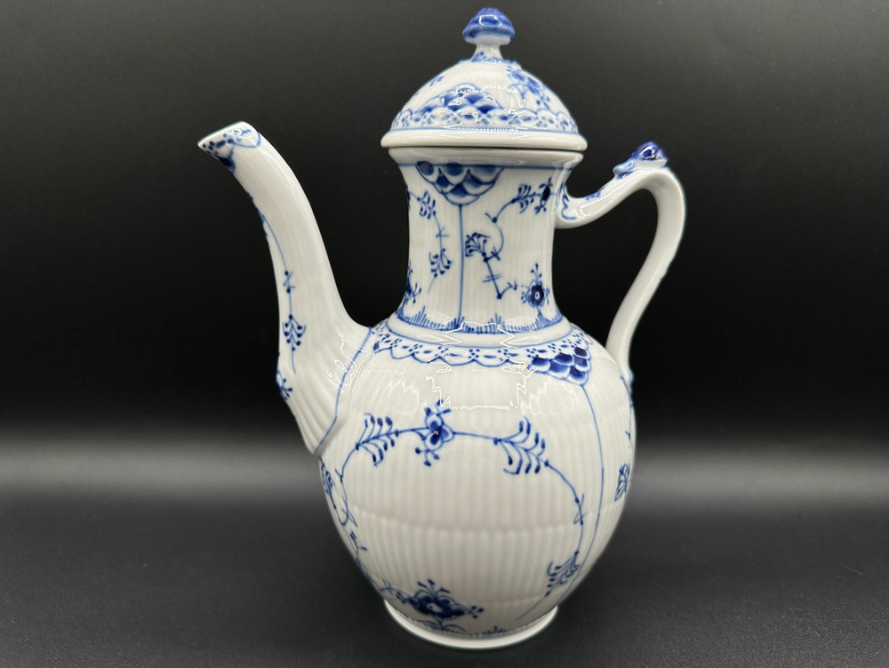 NEW Rare ROYAL COPENHAGEN 9 1/2 in Coffee Pot &Lid: Blue Fluted Half Lace Border