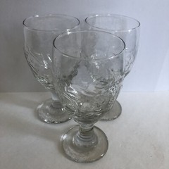 Libbey Orchard Fruit Water Wine Goblets 7″ Raised Design Stemmed 16 Oz Set of 3