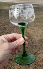 Set of 4 Rhine Wine Flared Emerald CRISTAL D’ARQUES-DURAND 6⅜” Etched Grapes 🎄