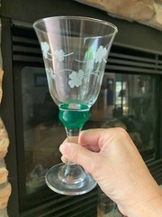 EAMON Irish Etched Shamrock Wine Glasses Set Of 3 Goblets Clear W/ Green 7”