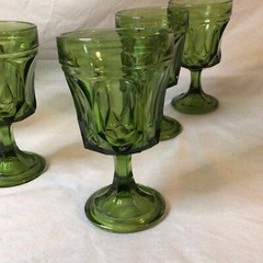Anchor Hocking Fairfield Pattern Goblets Glasses Green 6 Count (1 With Chip)(LR)